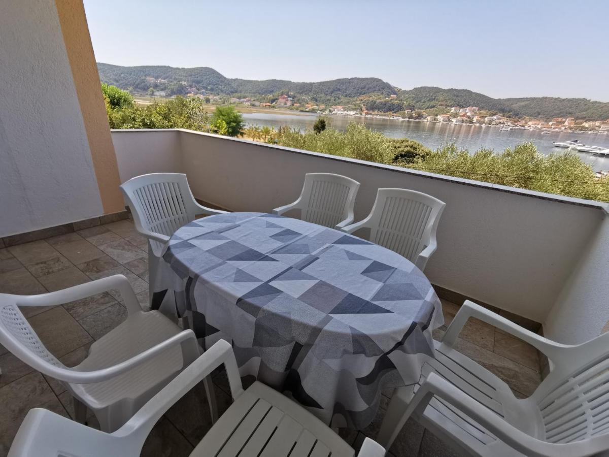 Haus Maro Appartement Supetarska Draga Buitenkant foto